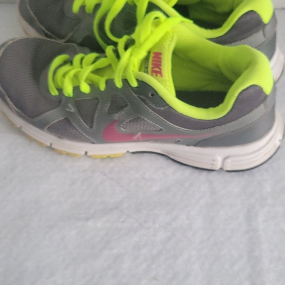 Womens Nike  jogging running shoes size 11 - Picture 2 of 5